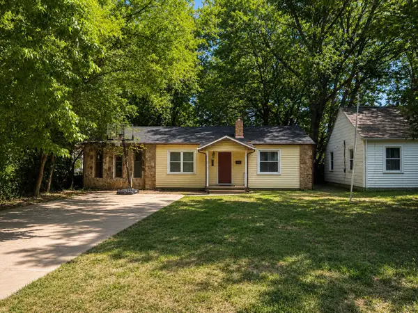 1421 E Seminole Street, Springfield, MO 65804