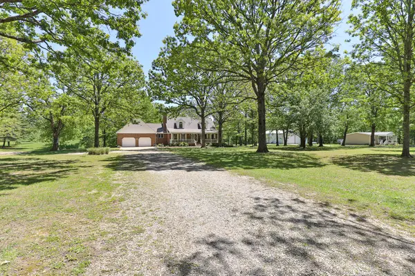 3920 &3900 White Oak Road, Fordland, MO 65652