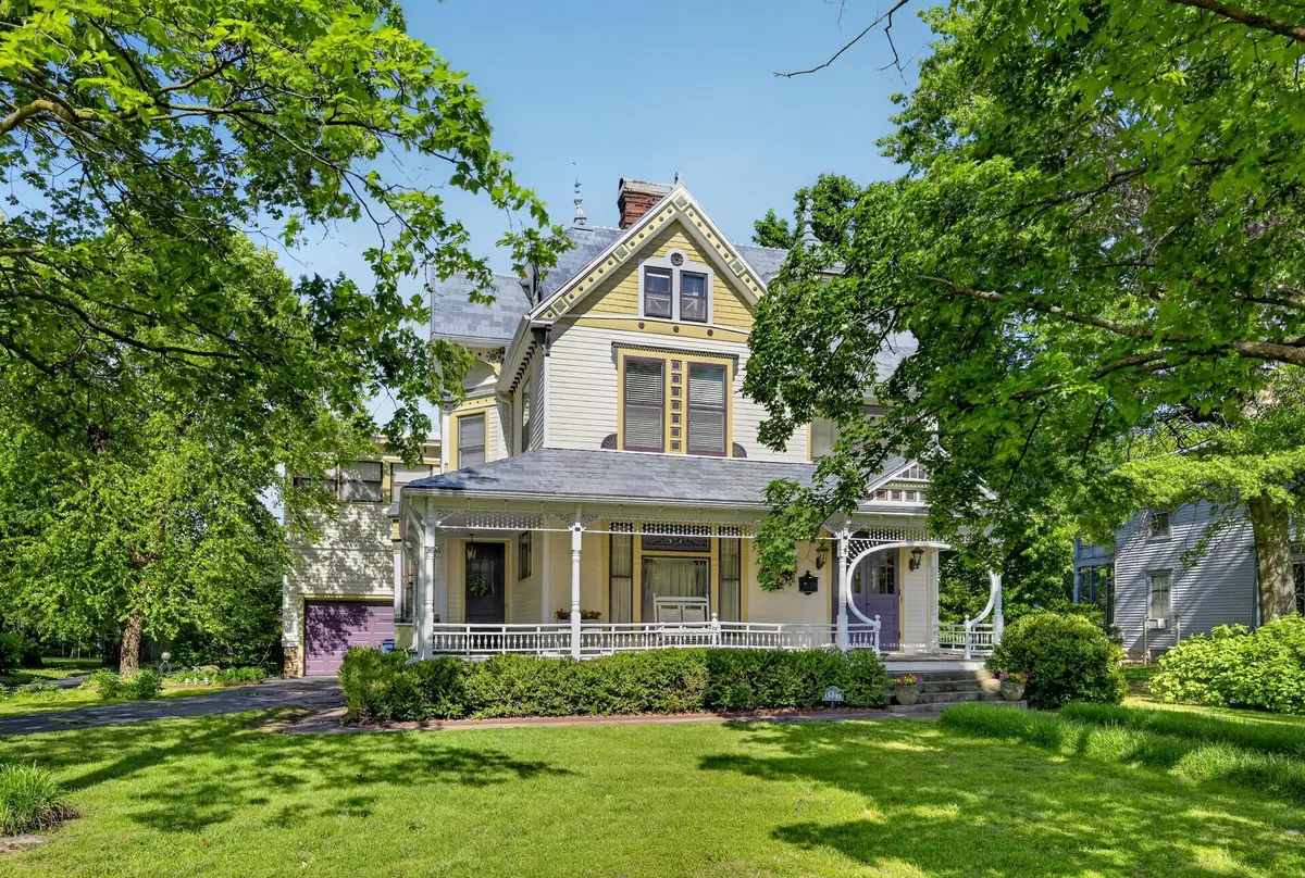 1327 S Main Street, Carthage, MO 64836 - #1