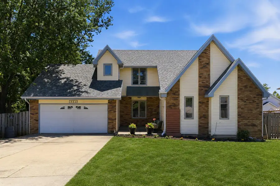 944 E Walnut Lawn Street, Springfield, MO 65807 - #3