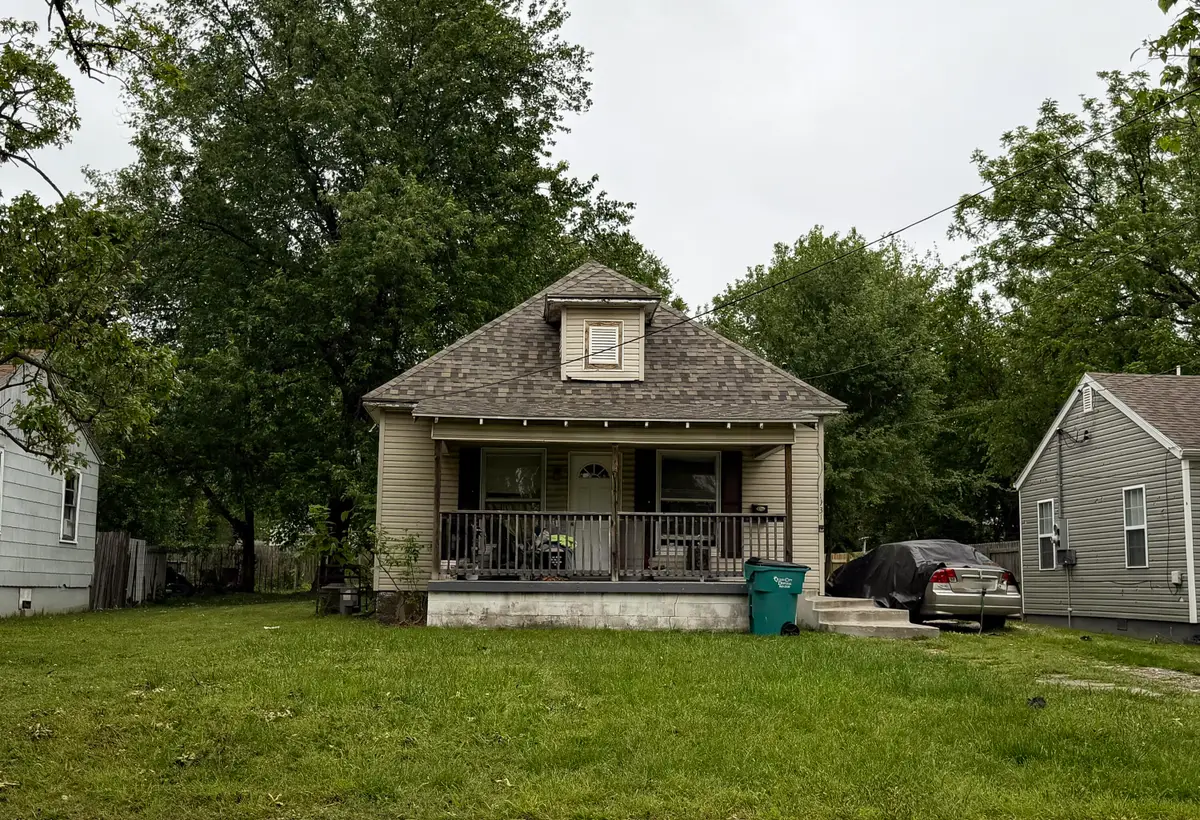 1731 W Thoman Street, Springfield, MO 65803 - #1