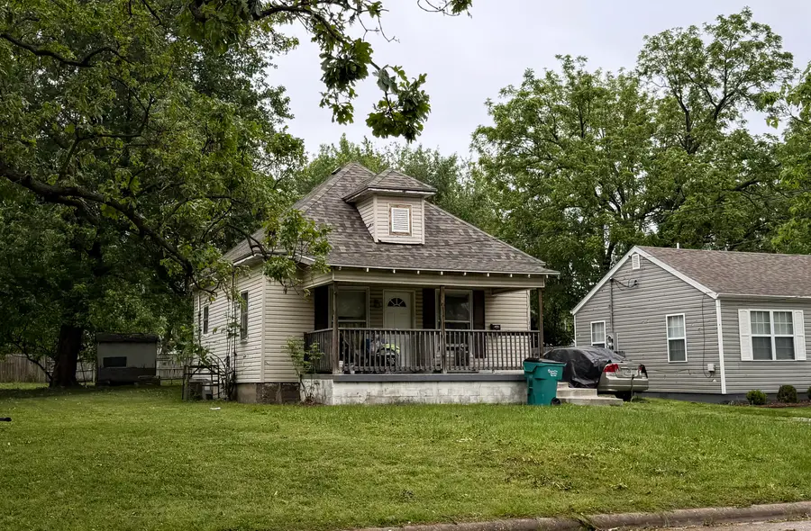 1731 W Thoman Street, Springfield, MO 65803 - #3