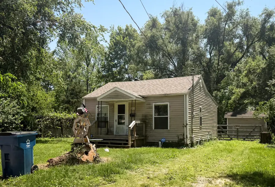 2416 W Monroe Street, Springfield, MO 65802 - #2