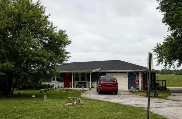 7033 W Farm Road 106, Springfield, MO 65803