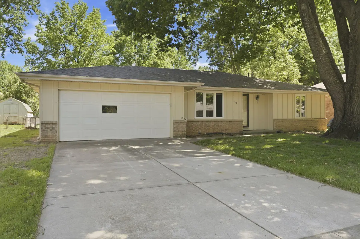 818 E Woodland Street, Springfield, MO 65807 - #1