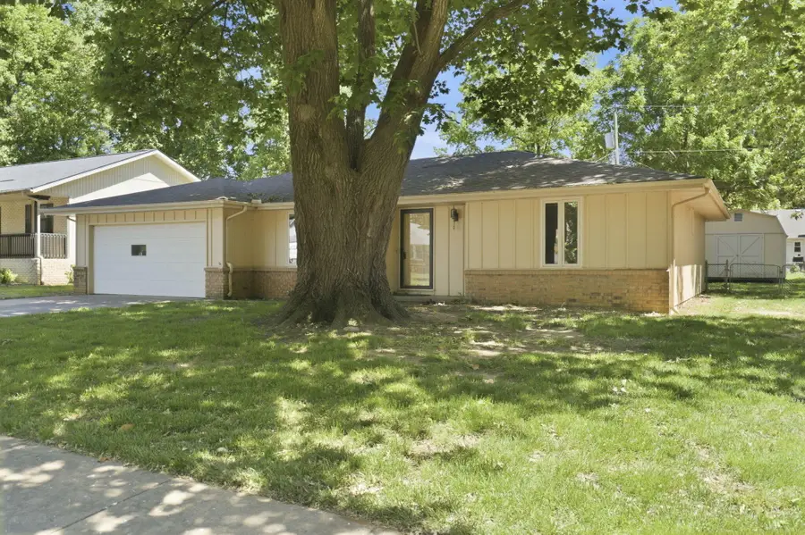 818 E Woodland Street, Springfield, MO 65807 - #3