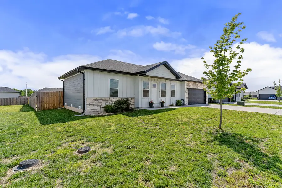 192 W Bluegrass Street, Rogersville, MO 65742 - #2
