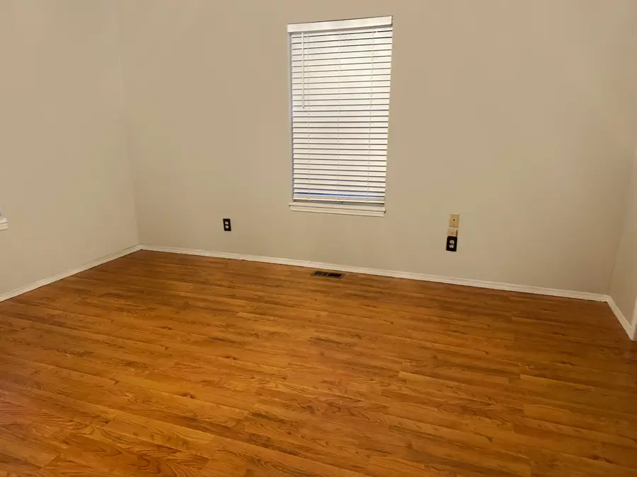 702 W Eagle Street, Nixa, MO 65714 - #3