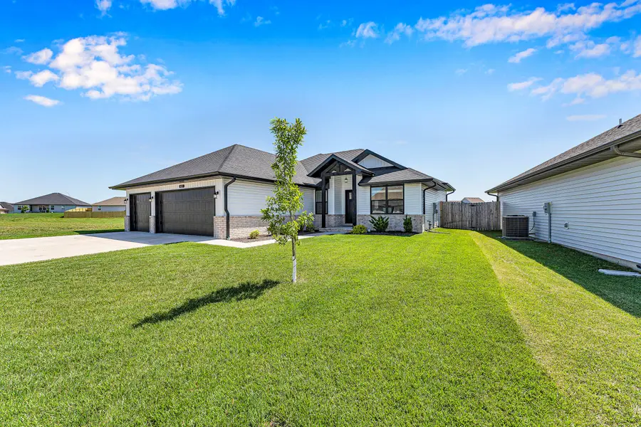 832 S Parkside Circle, Nixa, MO 65714 - #3