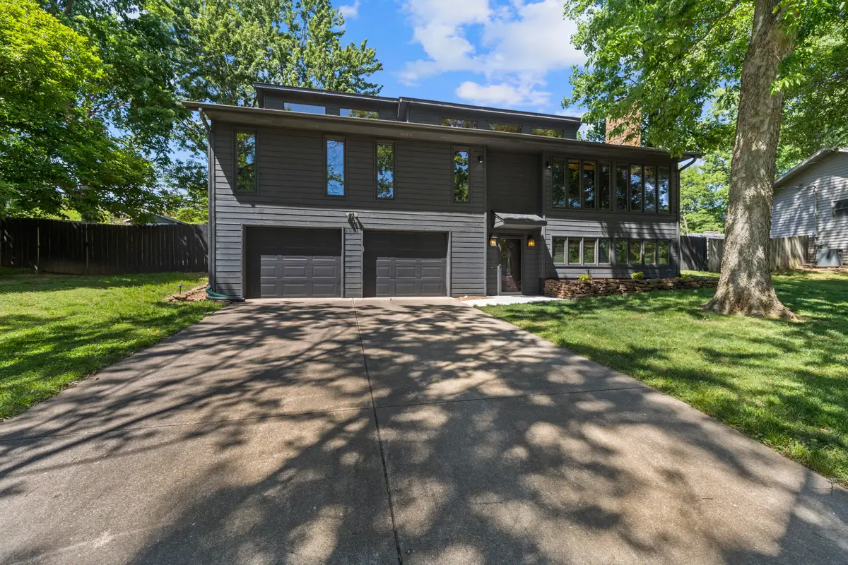 1933 E Buena Vista Street, Springfield, MO 65804 - #1