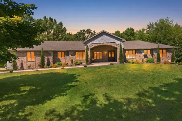 2279 Stony Point Drive, Mountain Grove, MO 65711