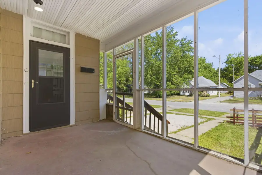 822 W Scott Street, Springfield, MO 65802 - #3