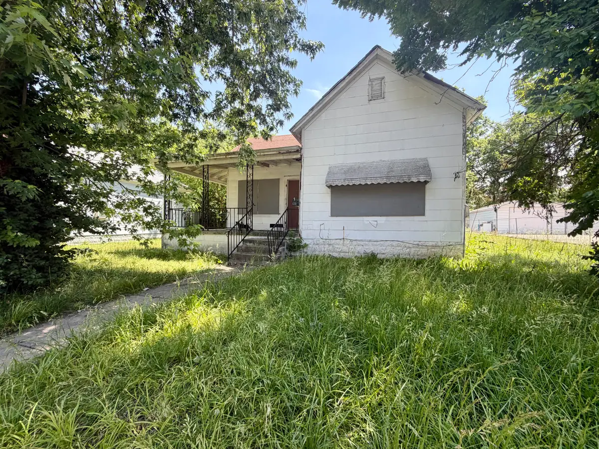 620 S Douglas Avenue, Springfield, MO 65806 - #1