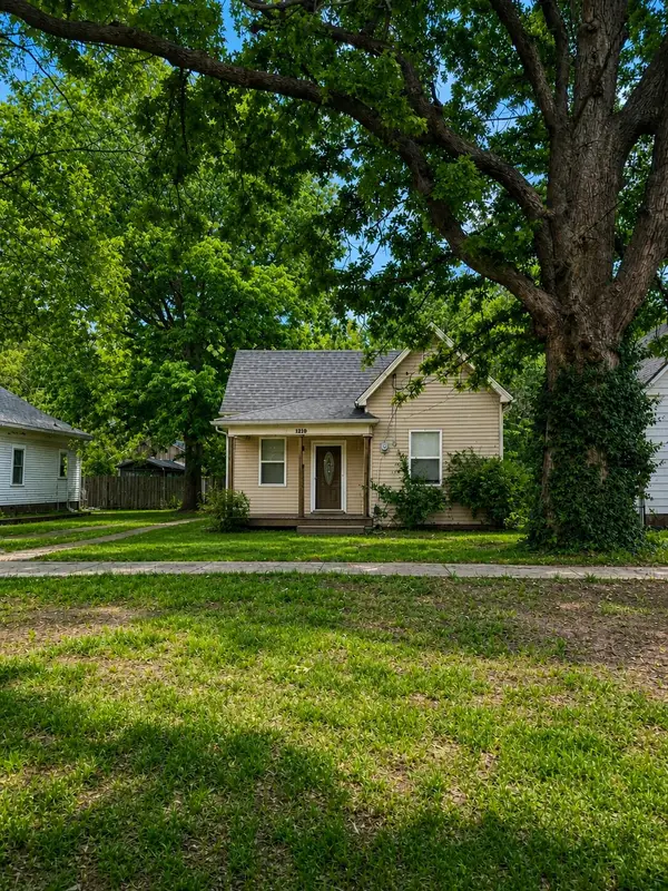 1210 N Prospect Avenue, Springfield, MO 65802