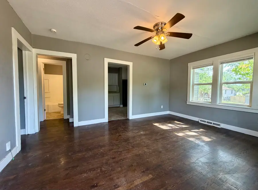 439 E High Street, Springfield, MO 65803 - #2