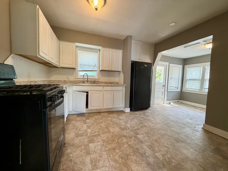 439 E High Street, Springfield, MO 65803 - #3