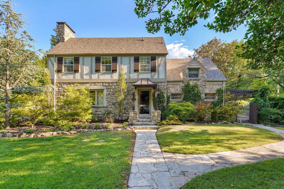 956 E University Street, Springfield, MO 65807 - #1