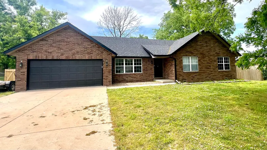 603 Lakeview Drive, Aurora, MO 65605 - #2