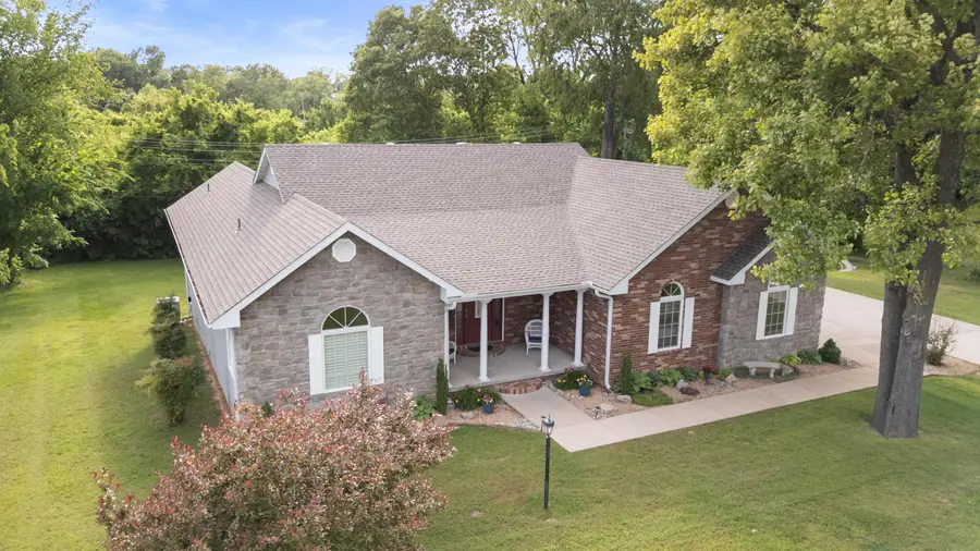 204 Mcfarland Avenue, Cassville, MO 65625 - #2