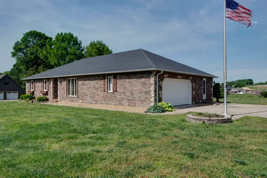 1545 S Fairwood Avenue, Springfield, MO 65809 - #3