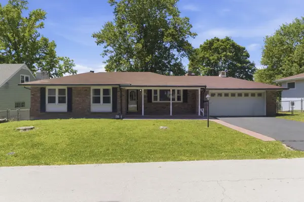 3063 S Lochlomond Drive, Springfield, MO 65804