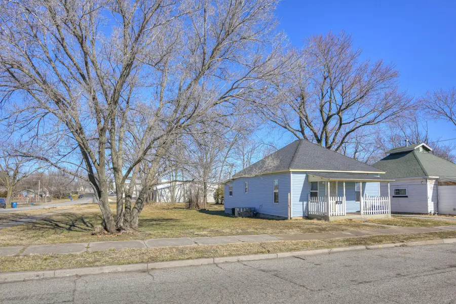 1417 W A Street, Joplin, MO 64801 - #2