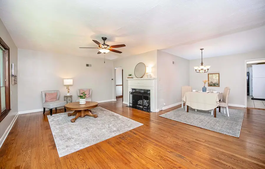 1140 S Weller Avenue, Springfield, MO 65804 - #3
