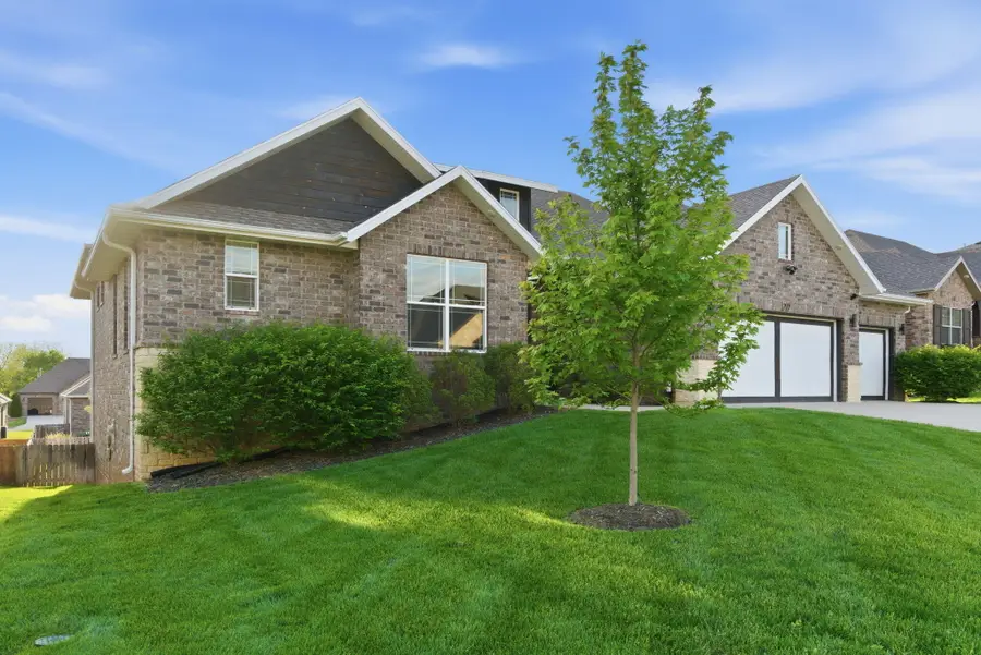 727 S Hickory Drive, Springfield, MO 65809 - #3