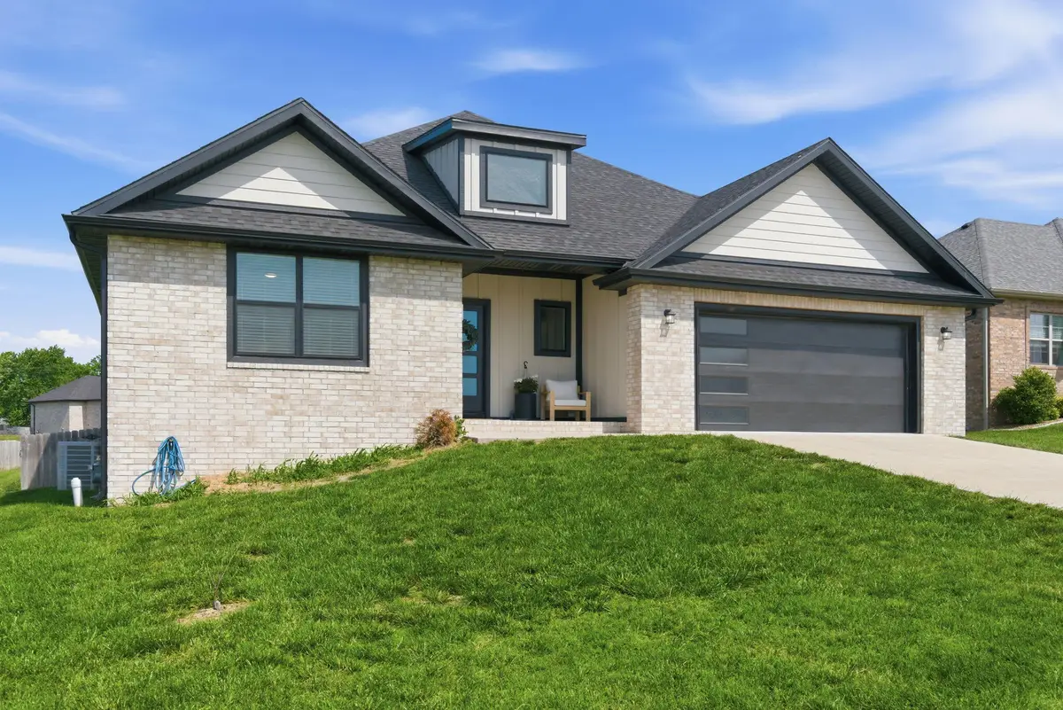 1365 W Gaslight Drive, Springfield, MO 65810 - #1