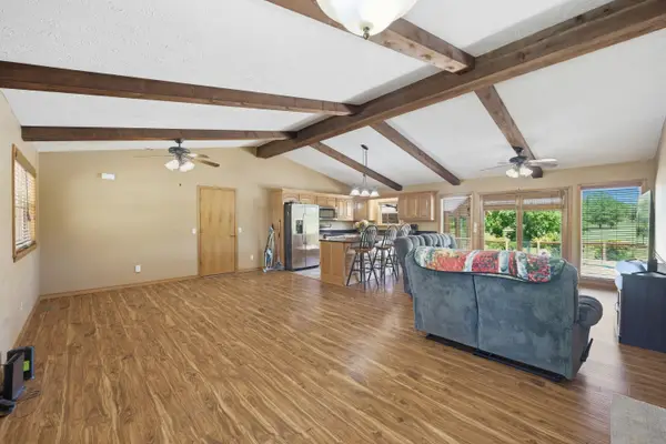 12655 Farm Road 2205 Circle, Cassville, MO 65625