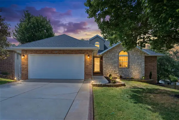2122 W Melbourne Court, Springfield, MO 65810
