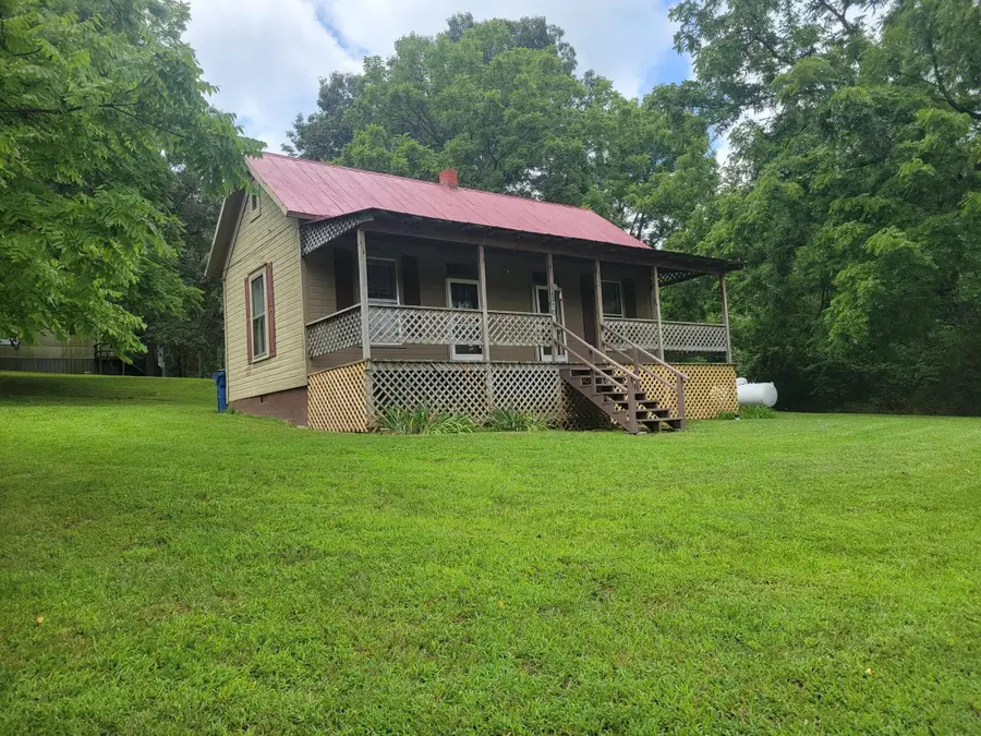 1210 Walker Avenue, Mammoth Spring, AR 72554 - #2