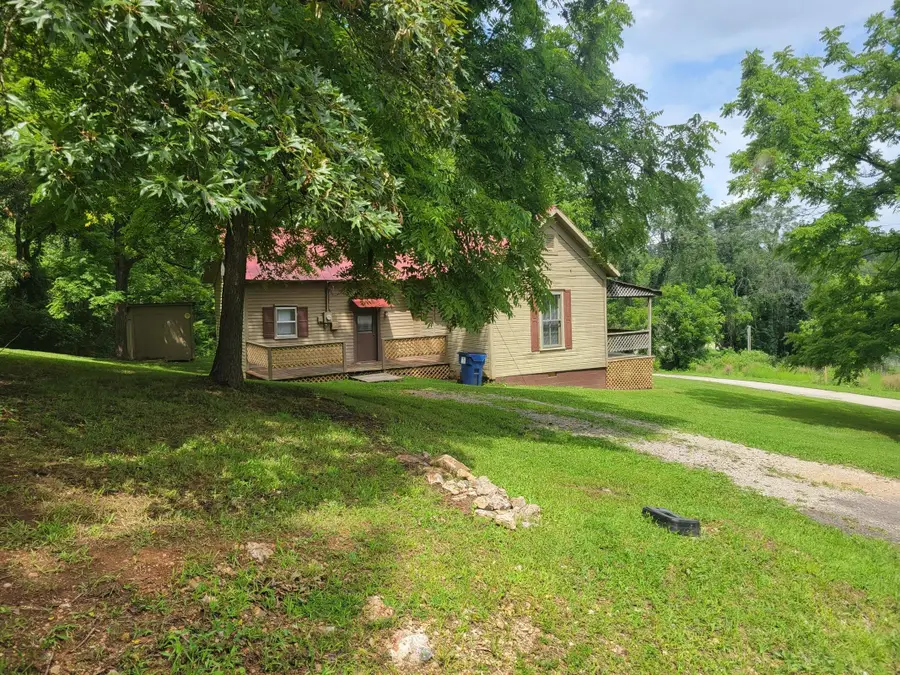1210 Walker Avenue, Mammoth Spring, AR 72554 - #3