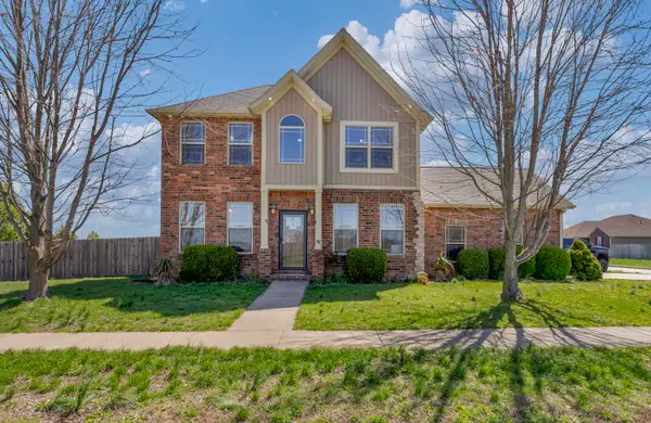 500 Patriot Place Drive, Rogersville, MO 65742