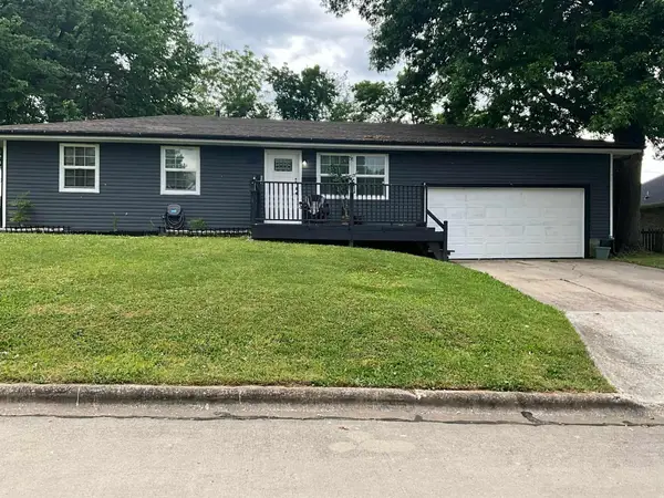 2804 W Whiteside Street, Springfield, MO 65807