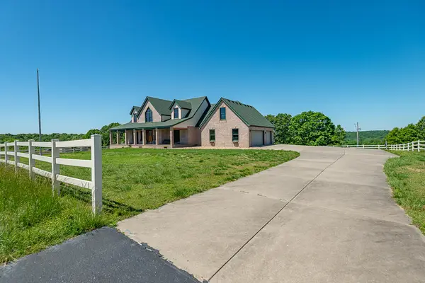 449 Greenway Drive, Galena, MO 65656