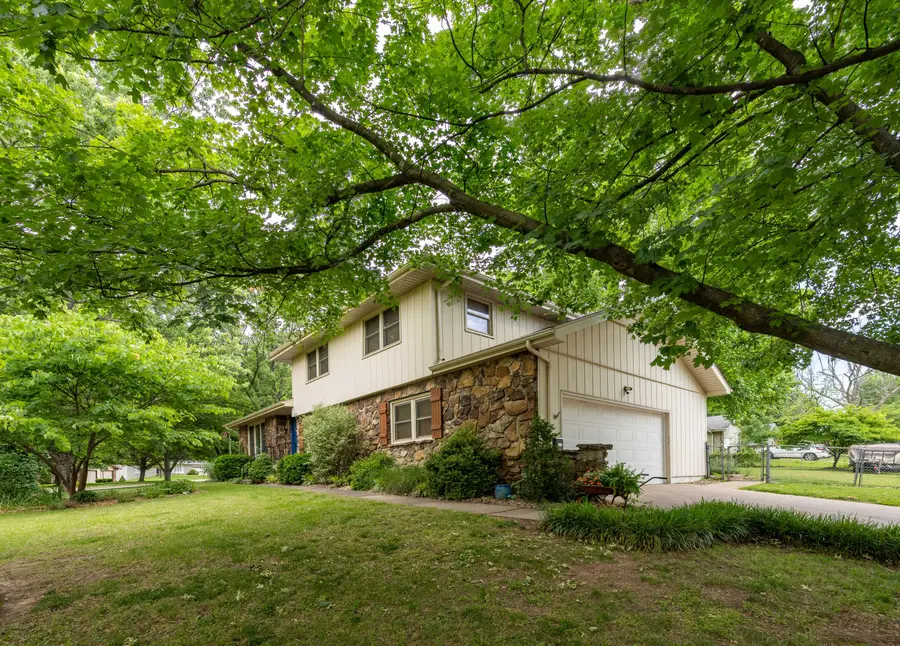 3032 E Covington Street, Springfield, MO 65804 - #2