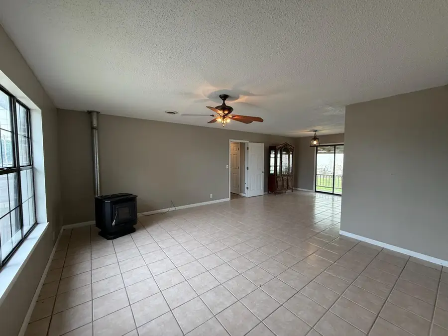 301 Luyster Street, Koshkonong, MO 65692 - #2