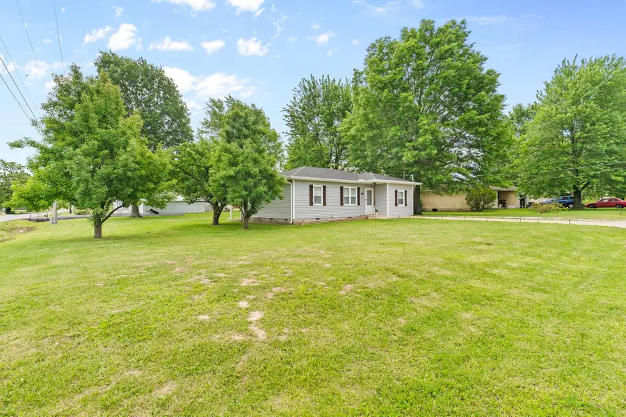 106 S Lorraine Street, Seymour, MO 65746 - #3