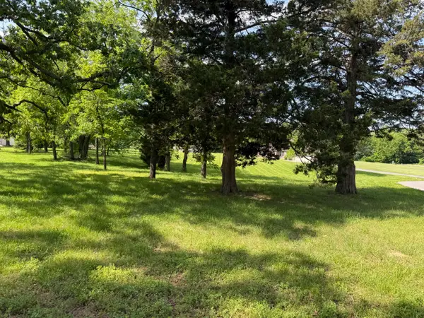 4261 S 94th Road, Bolivar, MO 65613