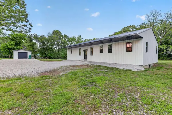 938 Post Oak Road, Willow Springs, MO 65793