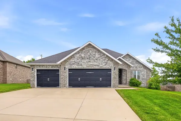 4324 E Kentbrook Drive, Springfield, MO 65802