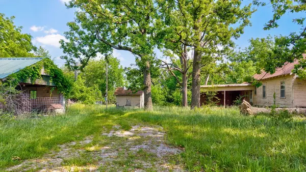 18204 Lawrence 2140, Aurora, MO 65605