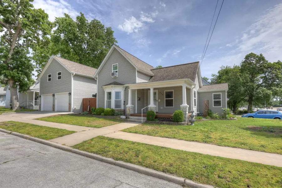 428 W Vine Street, Carthage, MO 64836 - #2