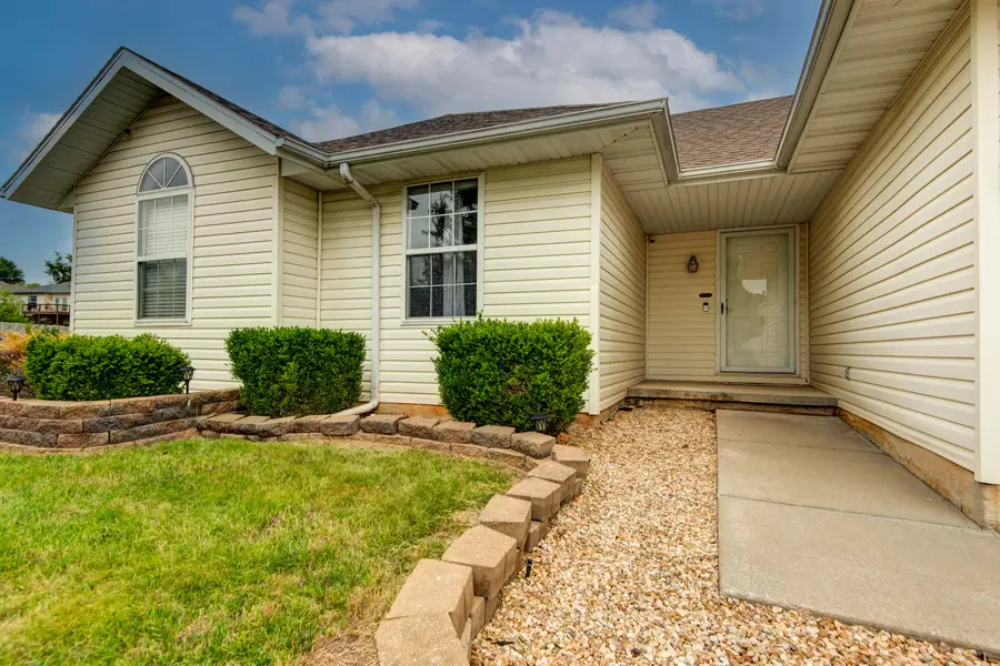413 W White Ash Road, Nixa, MO 65714 - #2