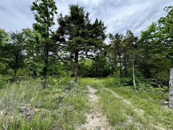 000 Cottengim Road, Macomb, MO 65702