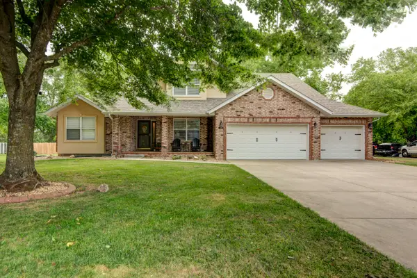 295 Oak Tree Lane, Ozark, MO 65721