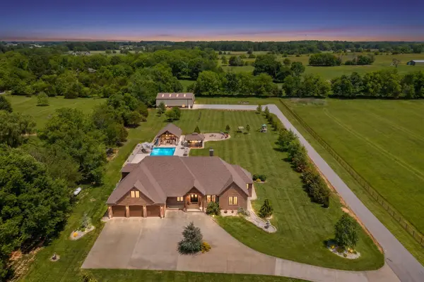 1708 N Farm Road 213, Strafford, MO 65757