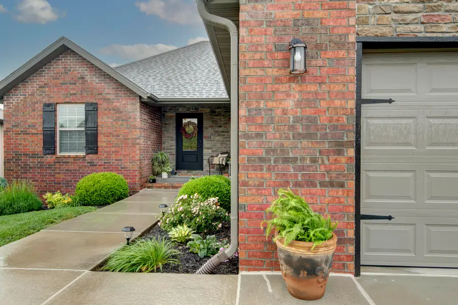 2695 W Fishhook Avenue, Ozark, MO 65721 - #2