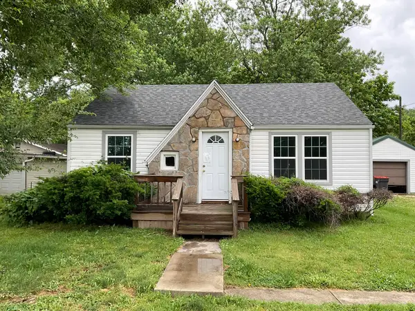 410 N Division Street, Seymour, MO 65746